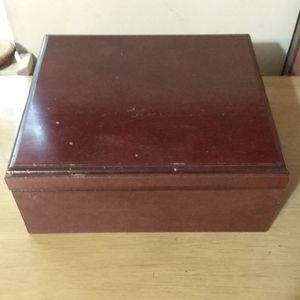 💫 Vintage Solid Wood Chest